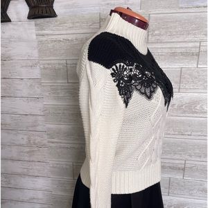 Qomen's long sleeve top